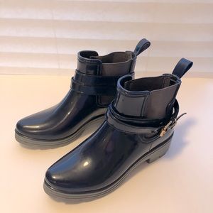 FINAL! NEW! NAVY BLUE ALL WEATHER RUBBER BOOTS - ADJUSTABLE ANKLE STRAP